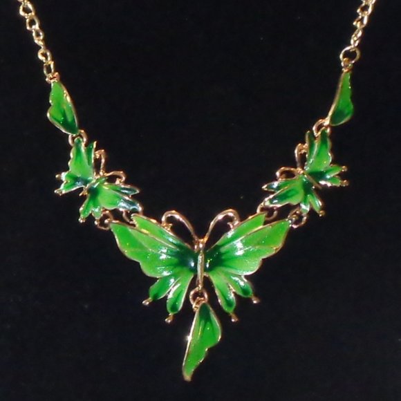 Beautiful GREEN BUTTERFLIES Ncklace & Earrings SET Sparkly Shades o Green Enamel - Picture 3 of 5